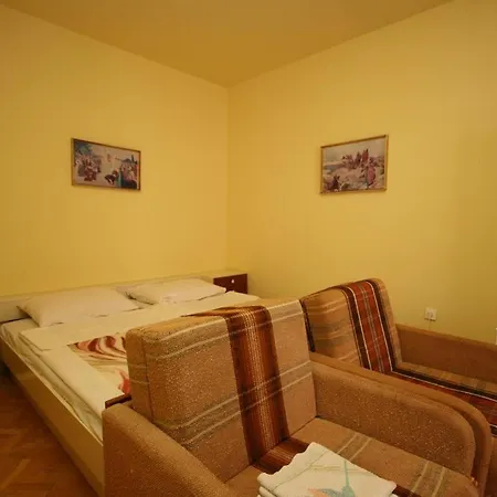 Quadruple Starigrad 6637i
